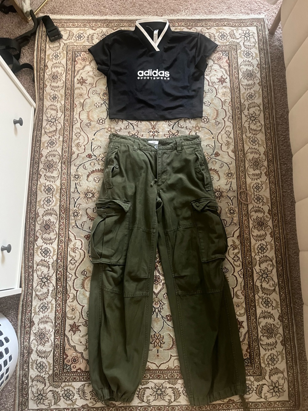 Aritzia Women’s Olive Green Cargo Pants